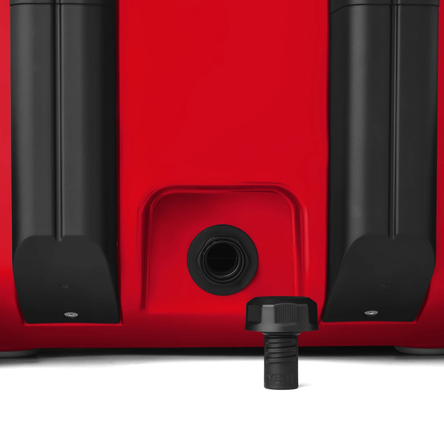 Yeti ROADIE® 32 WHEELED COOL BOX Rescue Red - Image 10