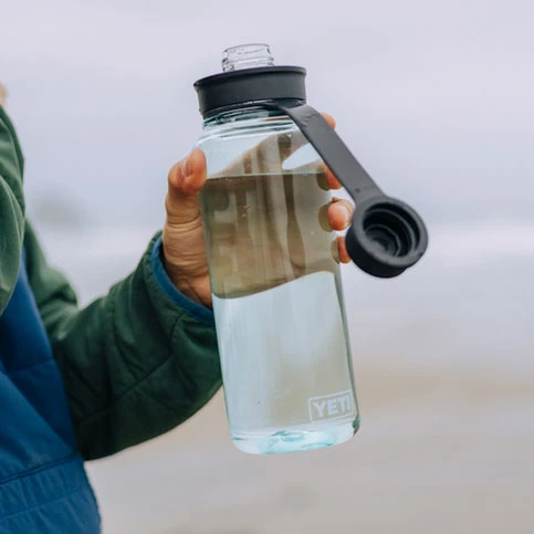 Yeti YONDER TETHER CAP 34 OZ (1 Litre) WATER BOTTLE Charcoal - Image 8