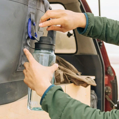 Yeti YONDER TETHER CAP 34 OZ (1 Litre) WATER BOTTLE Charcoal - Image 9