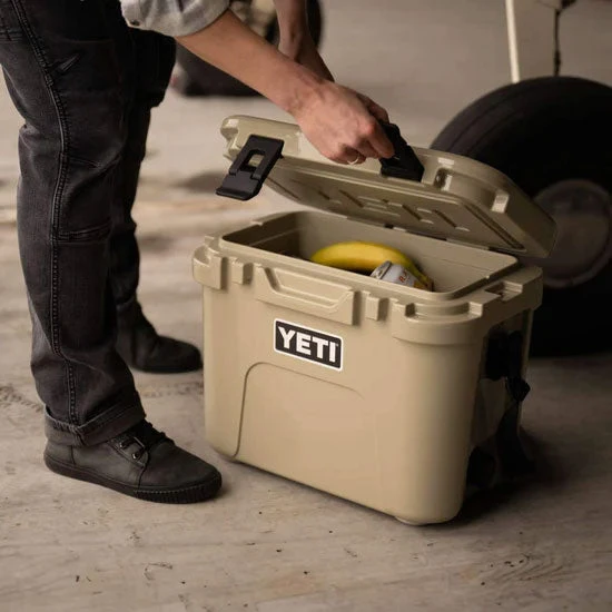 Yeti ROADIE 15 COOL BOX Charcoal - Image 11